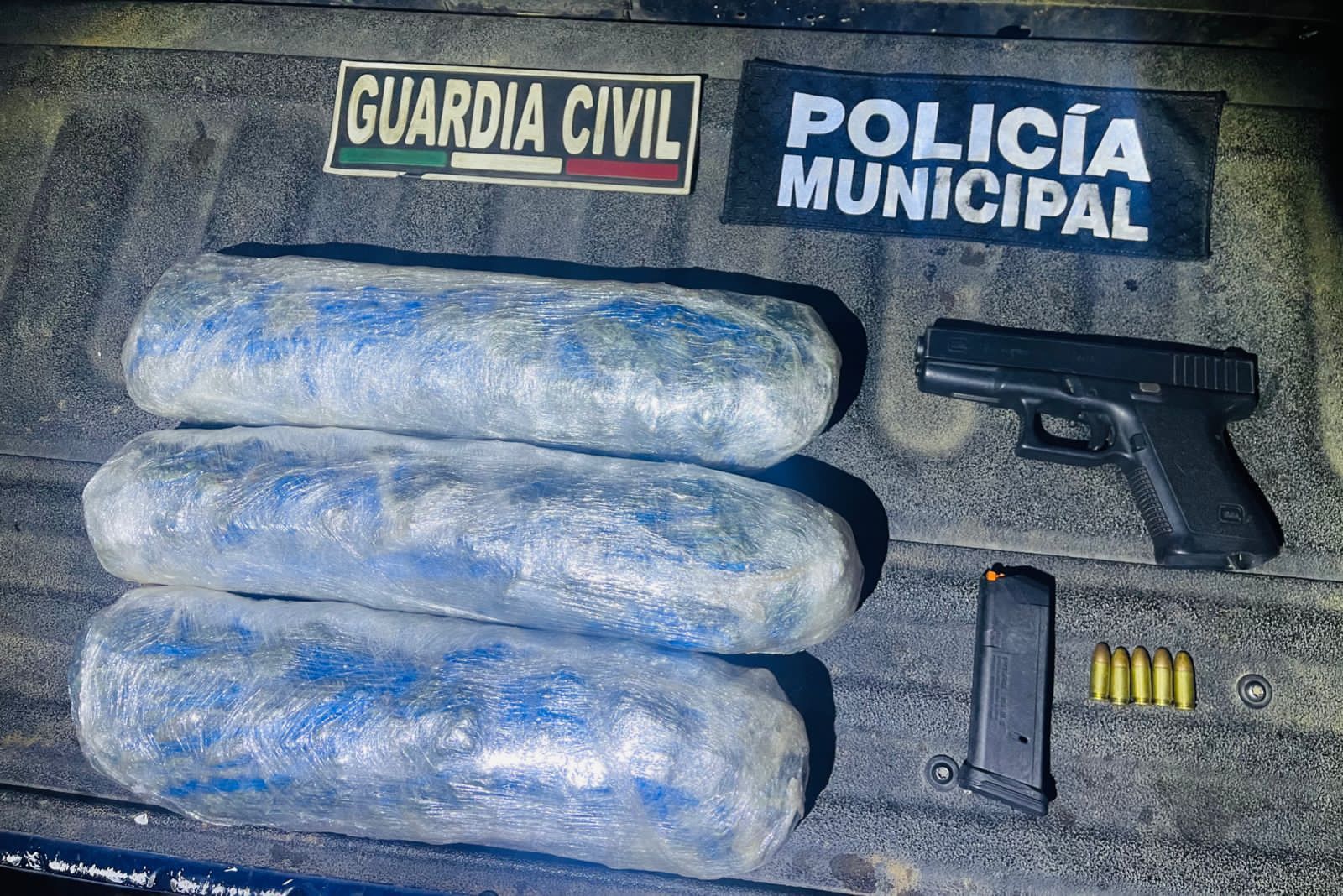 En Uruapan; SSP asegura a 13 personas, marihuana y arma de fuego, en 2 hechos