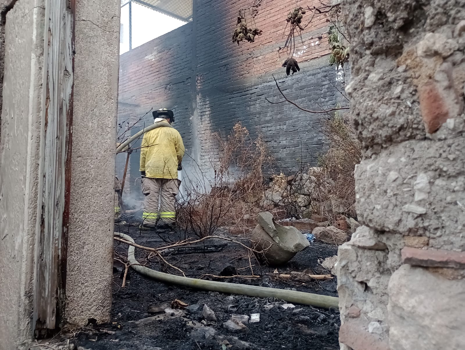 Un hombre en situación de calle le prendió fuego a un domicilio abandonado