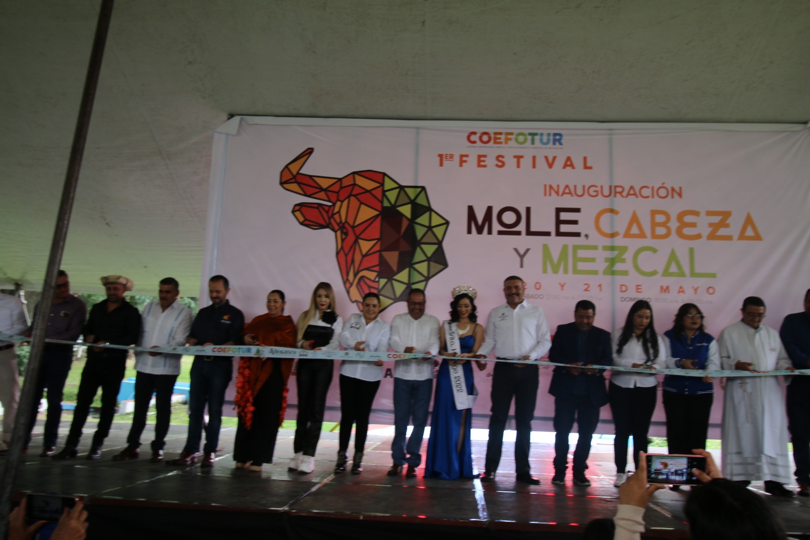 José Luis Téllez inauguró el Primer Festival de Mole, Cabeza y Mezcal