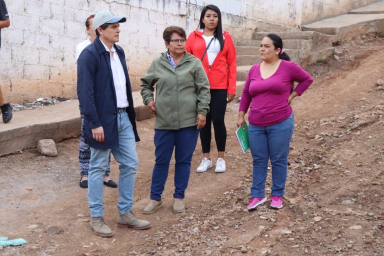 Supervisa Toño Ixtláhuac avances de obras en localidades de la zona rural y urbana