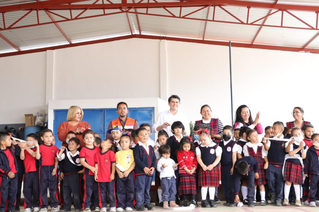 Entrega Toño Ixtláhuac obras comprometidas en el Preescolar Villalongín
