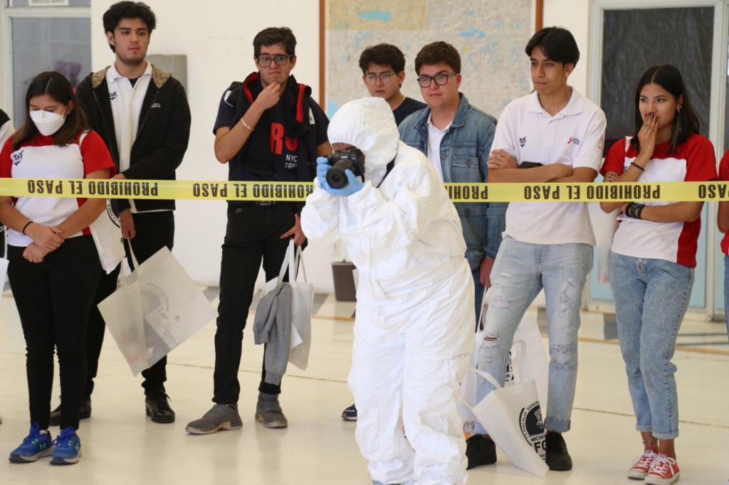 Estudiantes de bachillerato del Instituto Salesiano Antonio de Mendoza, visitan la FGE.