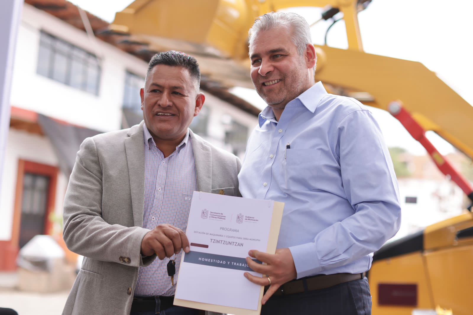 Seguiremos apoyando el desarrollo de los municipios: Bedolla.