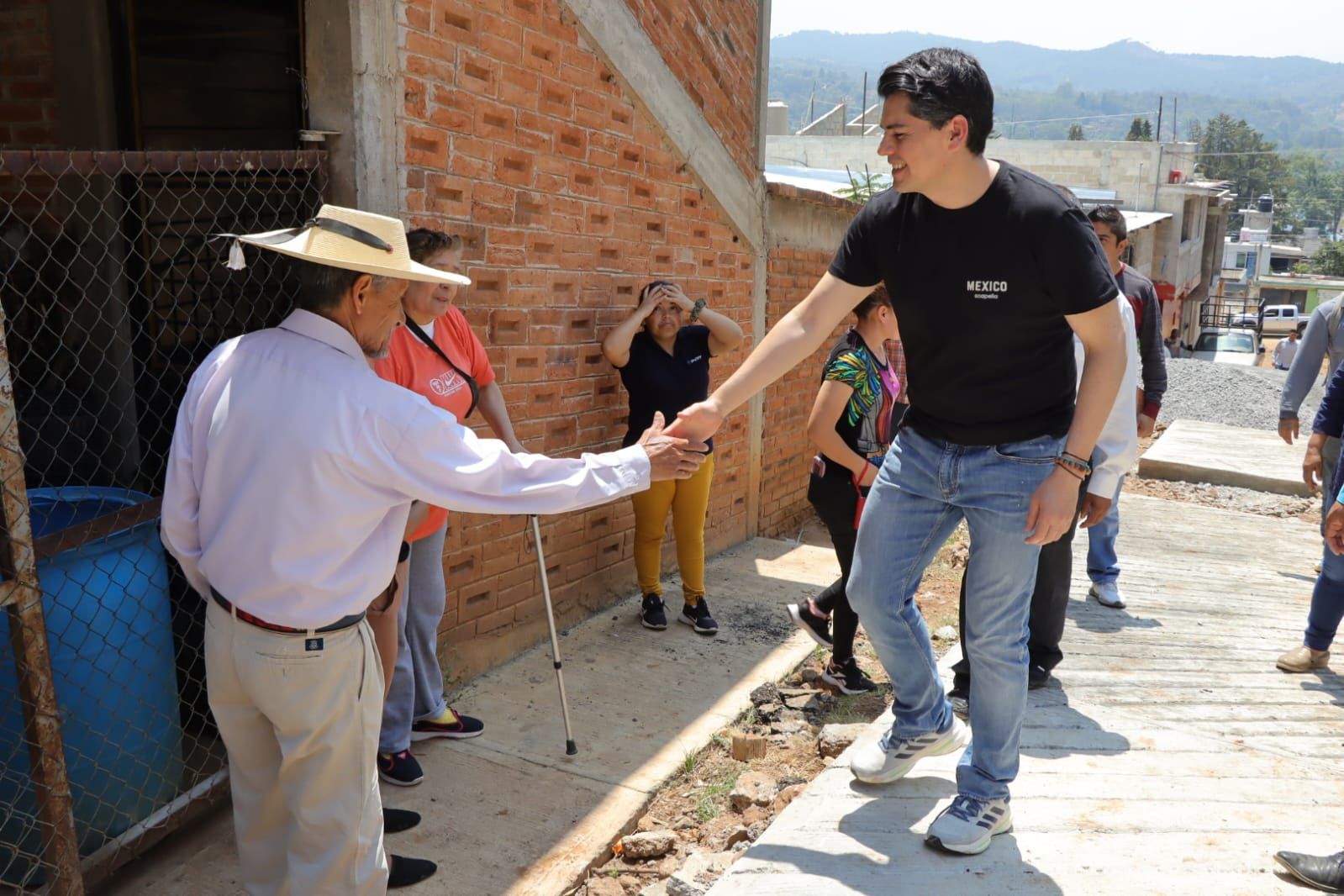 Beneficia #Ruta100 a 50 familias de Valle Verde 