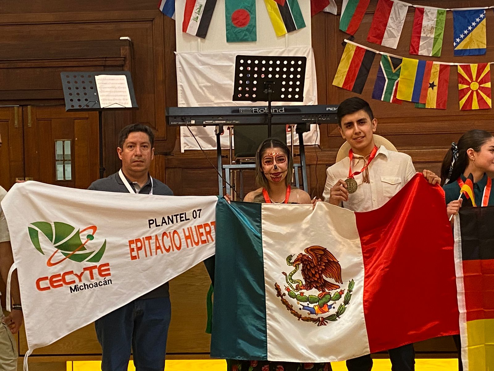 Ganan oro estudiantes del Cecytem en olimpiada internacional de ciencias
