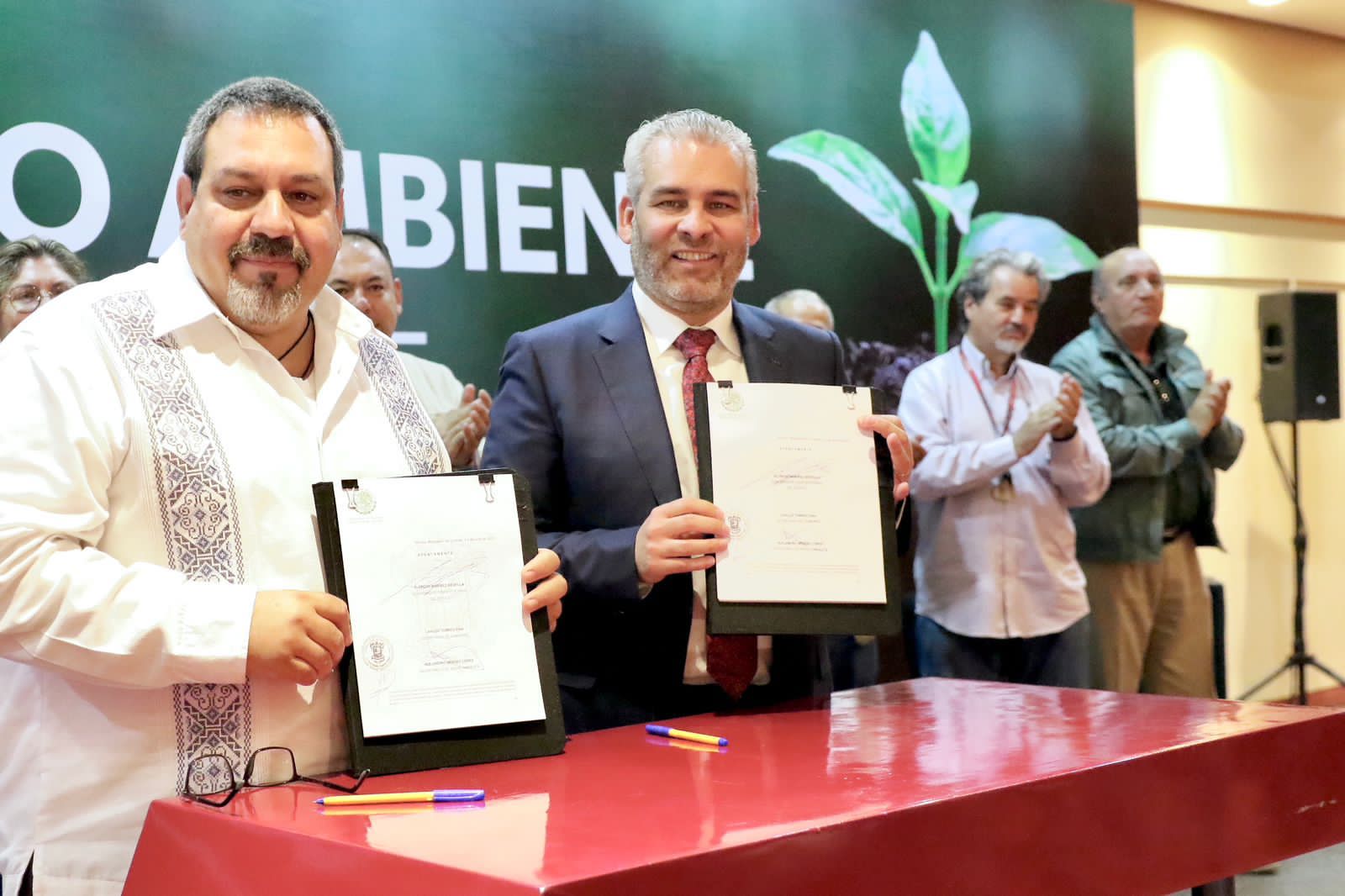 Oprime Bedolla botón para iniciar el monitoreo satelital de zonas forestales