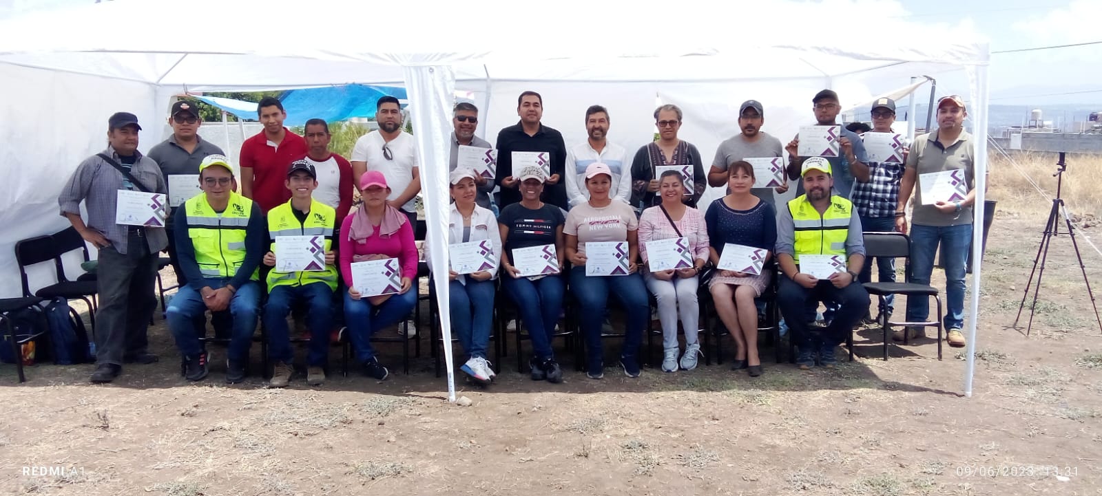 Concluye con éxito curso de pilotaje de drones en el Cecytem