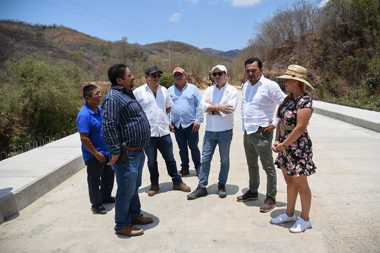Reporta SCOP avance del 90% en obra del puente La Cuirla, en Aquila
