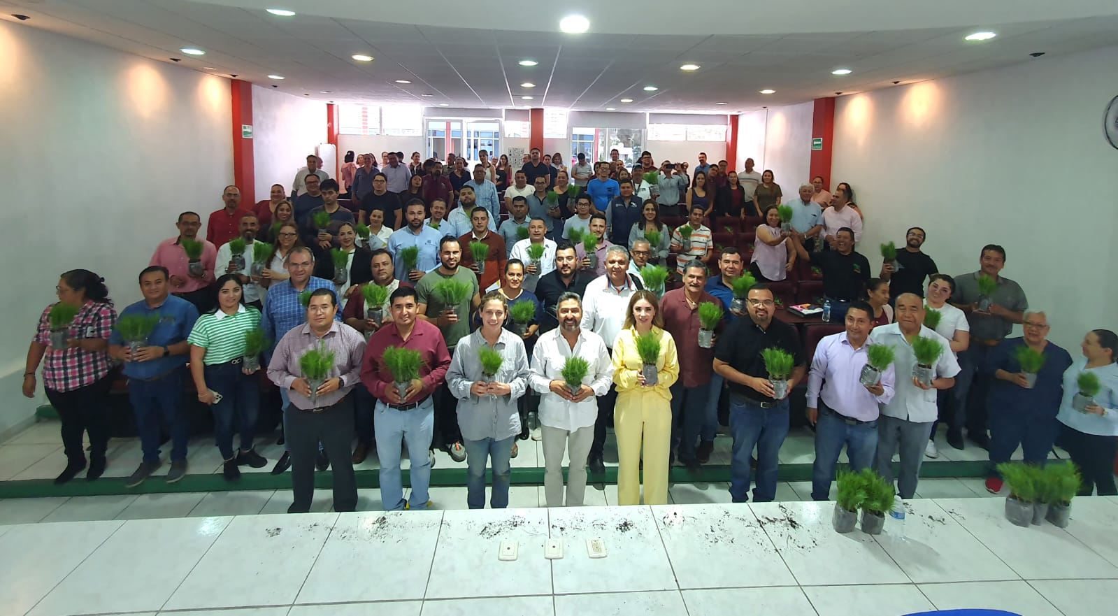 Recibe Cecytem 40 mil pinos en donación para campaña de reforestación 2023