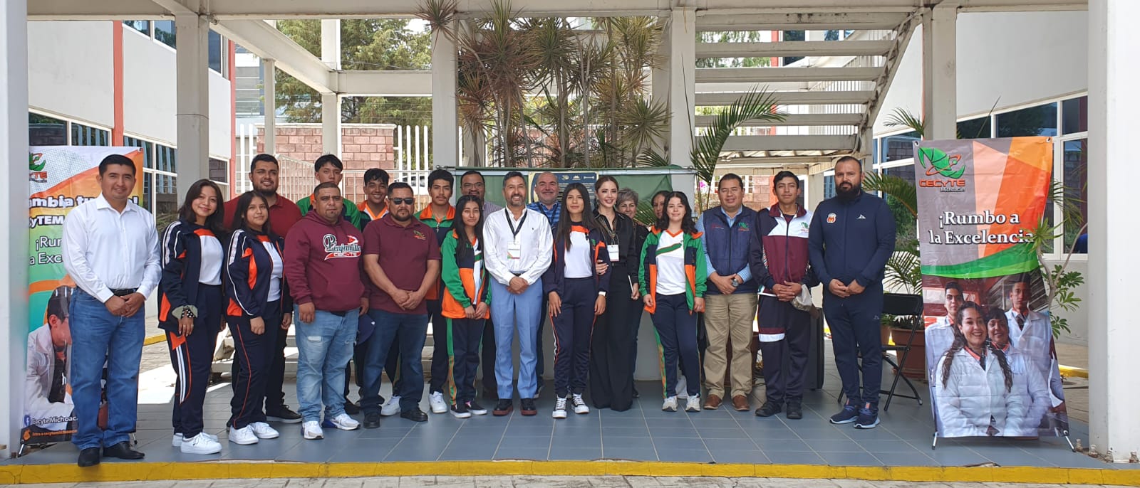 Sale delegación estudiantil del Cecytem al Concurso Nacional de Creatividad Tecnológica