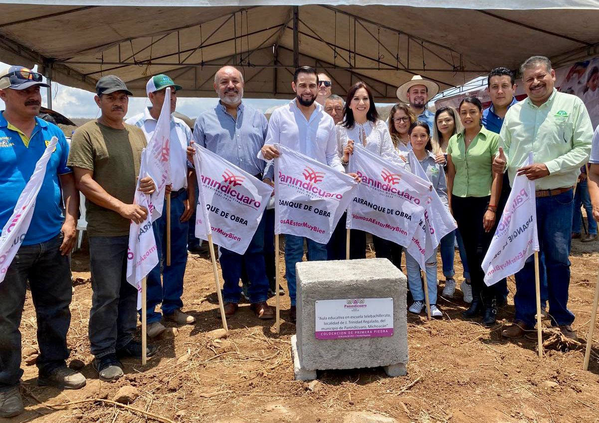 Colocan primera piedra de Telebachillerato Comunitario en Panindícuaro