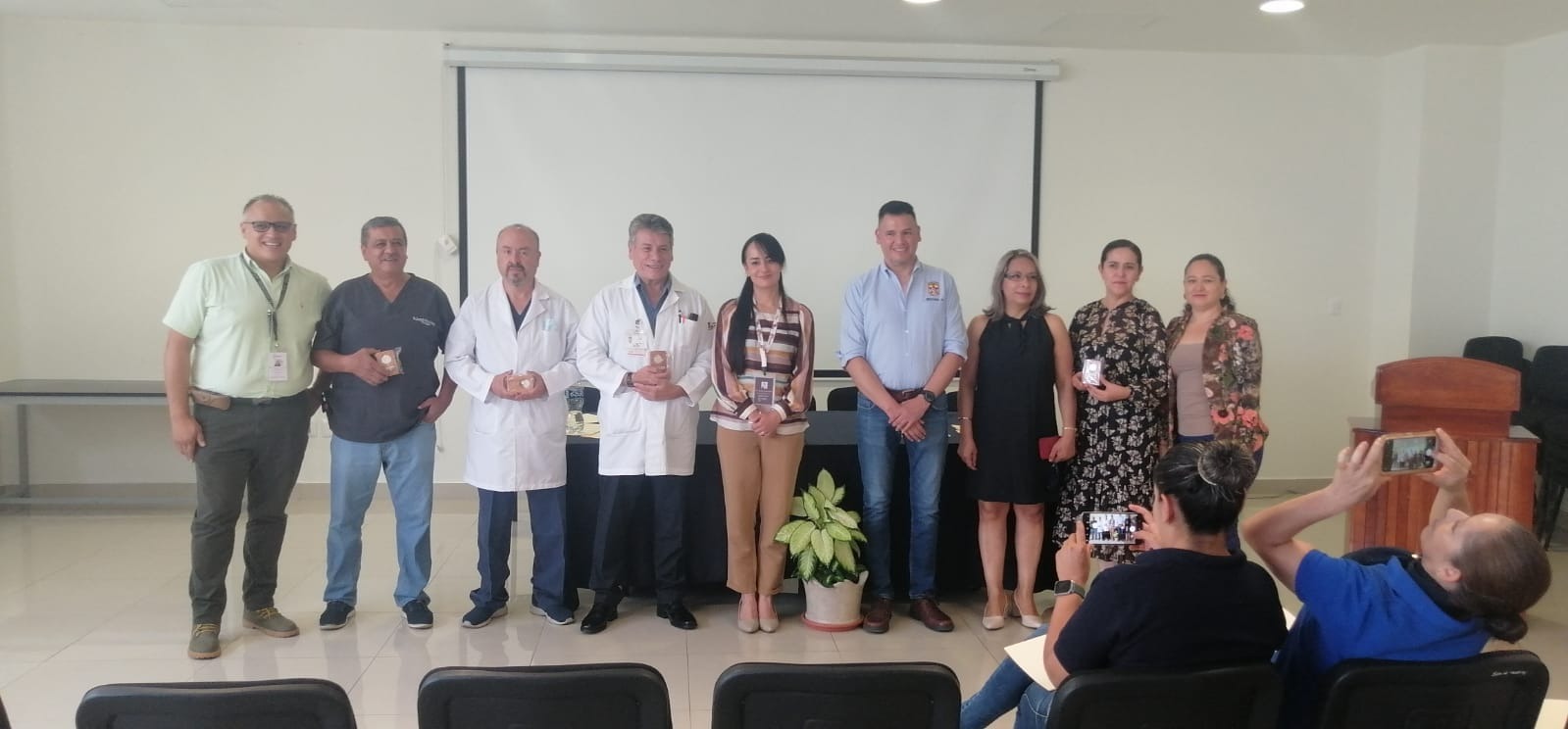 SNTSA Hospital de Hidalgo… Entrega reconocimientos y medallas a trabajadores con 20, 25 y 30 años de servicio