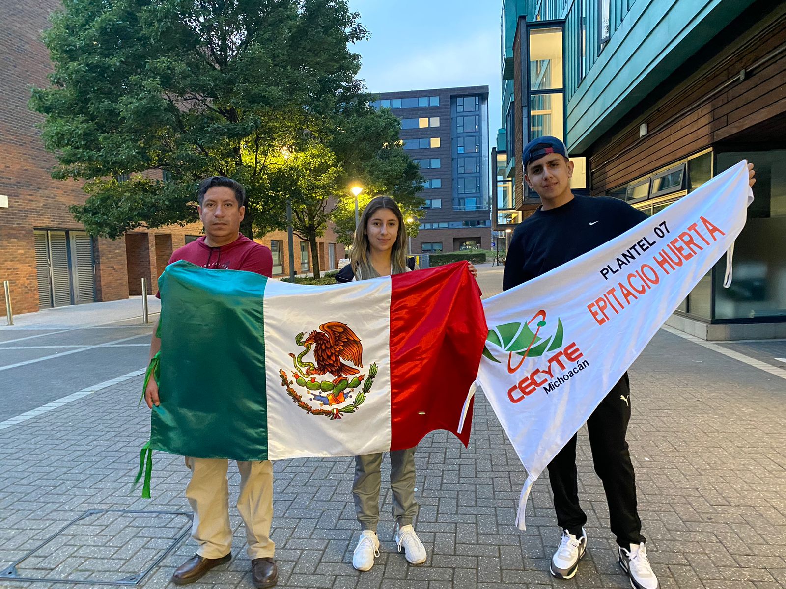 Estudiantes del Cecytem representan a México en Olimpiada Internacional en Inglaterra
