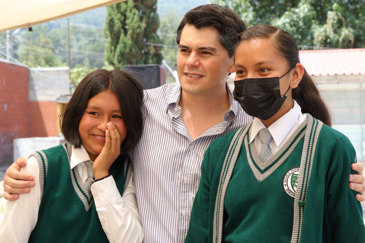 Inicia gobierno de Toño Ixtláhuac construcción de domo en Telesecundaria de Nicolás Romero