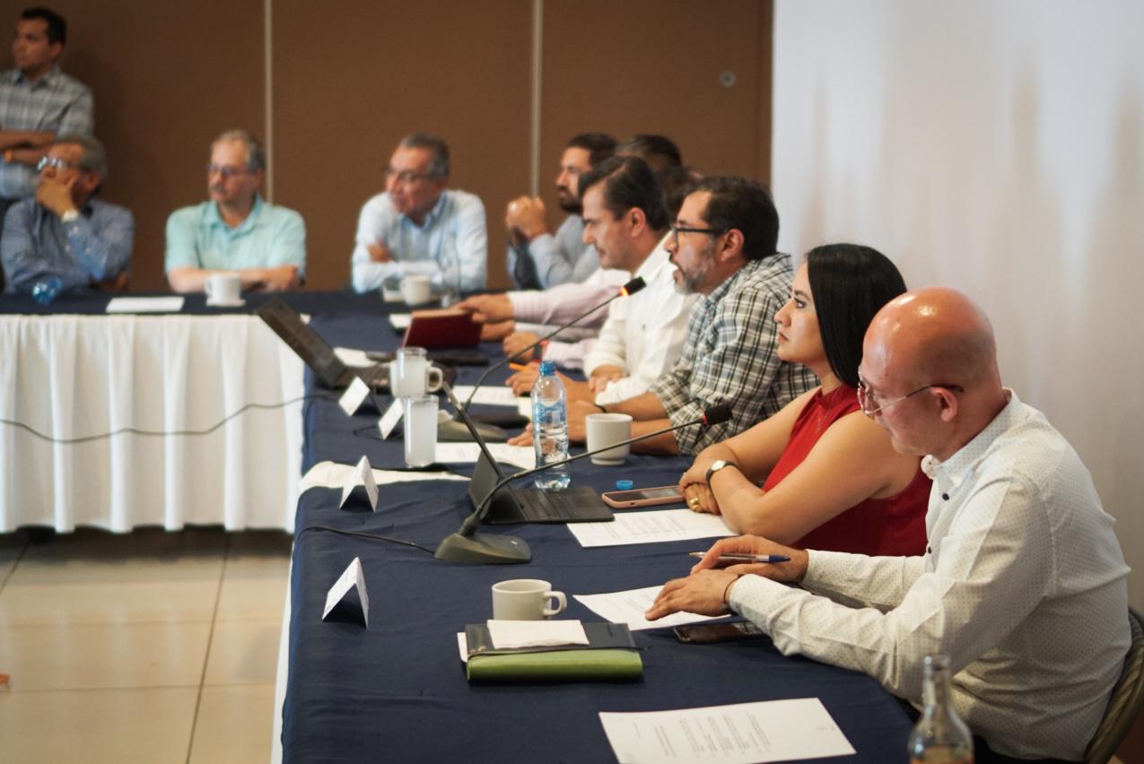 Revisan avances para la reubicación de comerciantes del mercado de Pátzcuaro
