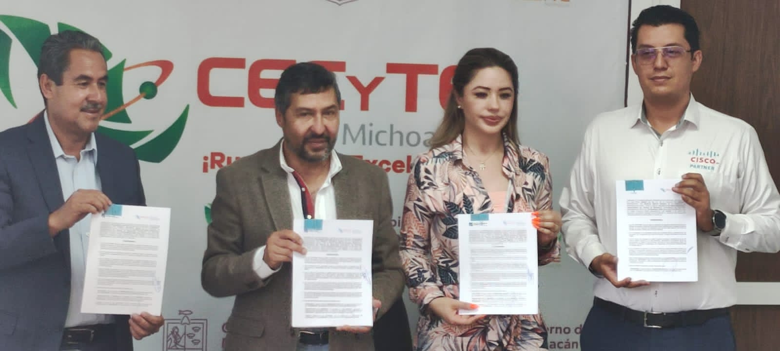 Empresas michoacanas incorporan a estudiantes del Cecytem con Educación Dual