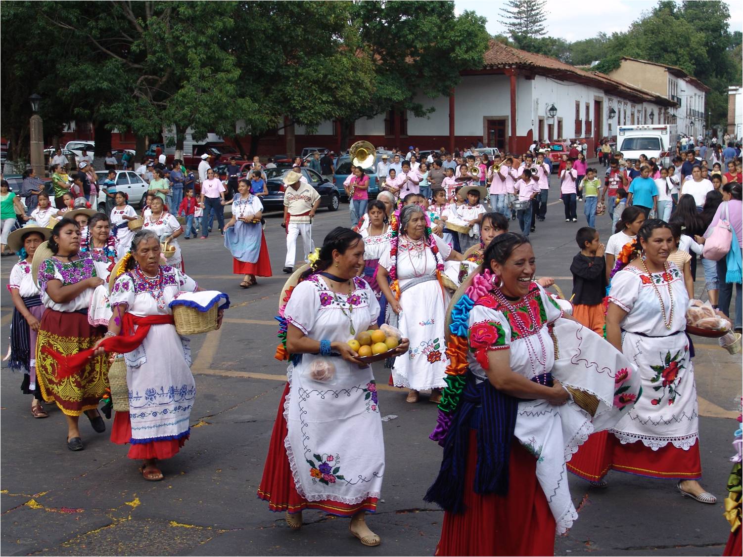Invita Sectur a vivir las fiestas del Corpus en Michoacán