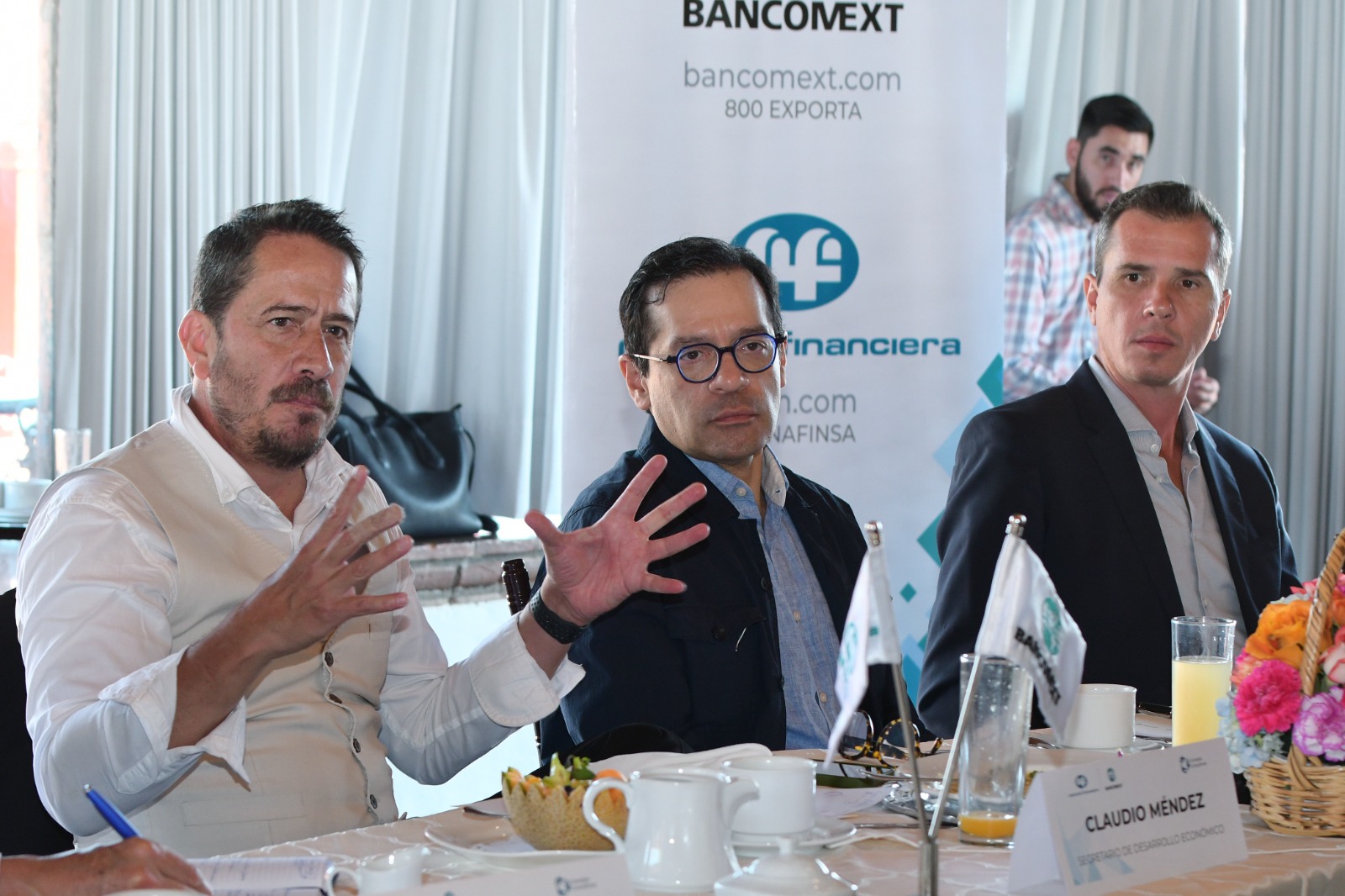 Acuerdan continuar con trabajo coordinado para atraer inversiones a Michoacán