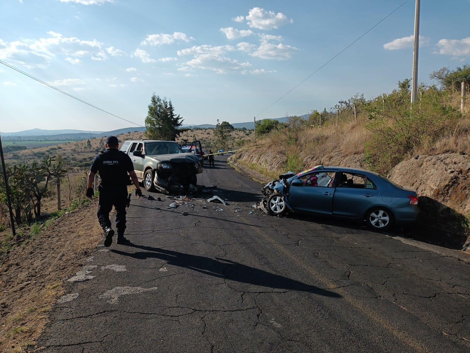 Accidente carretero en Coeneo deja una mujer fallecida y otra lesionada.