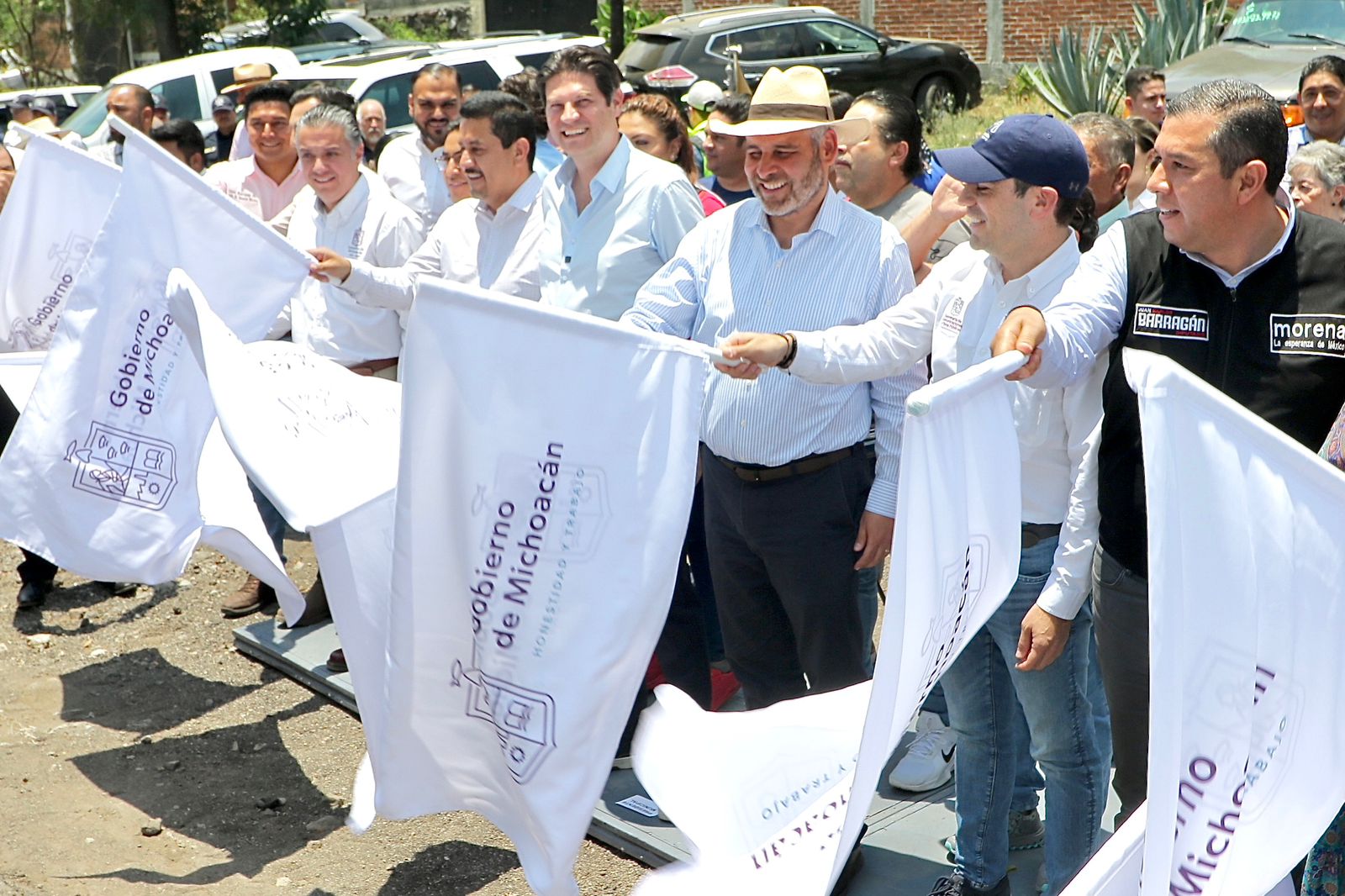 Arranca Bedolla reconstrucción de la carretera Cointzio-La Huerta.
