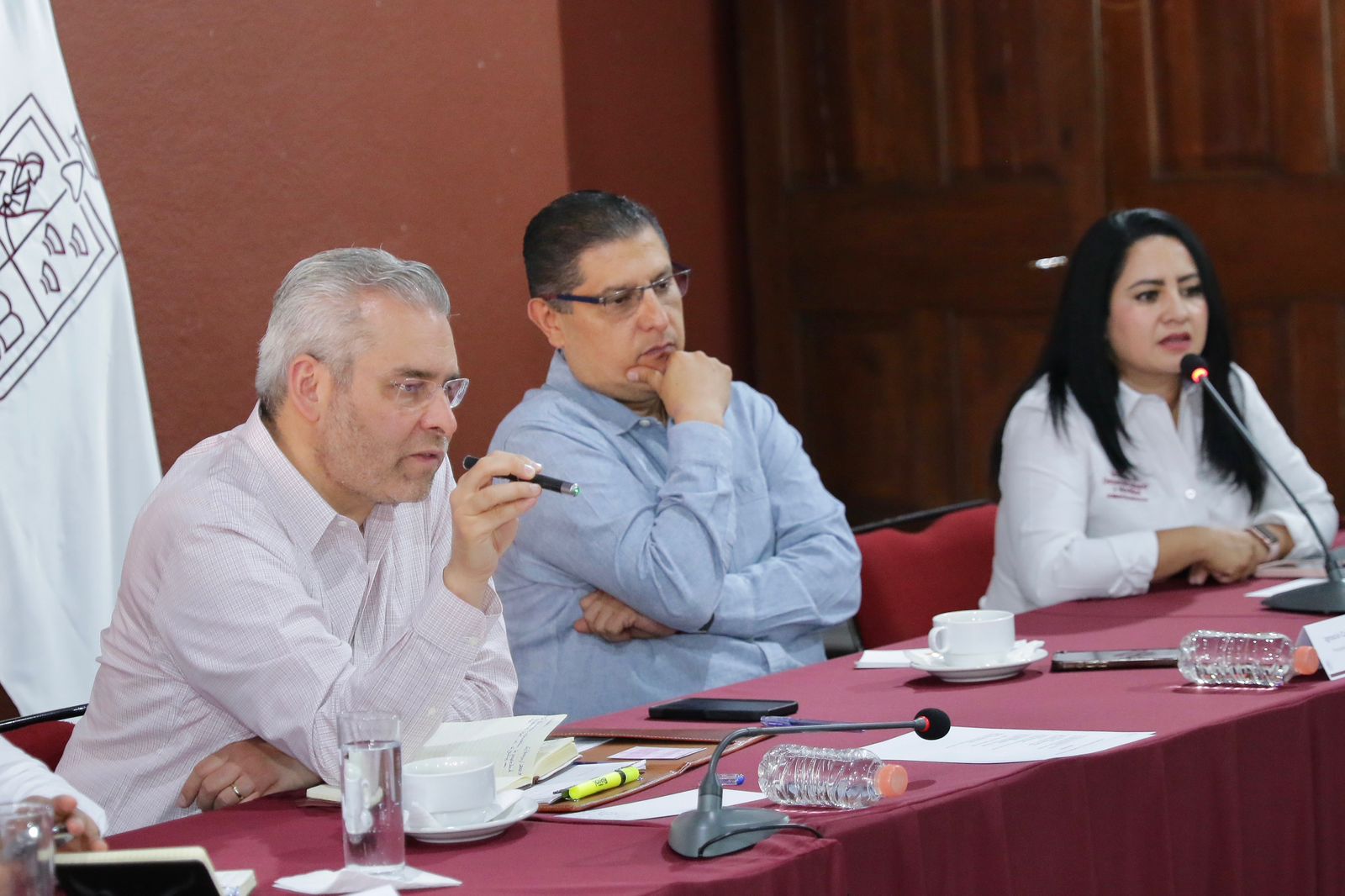 Propone Bedolla estación del cablebús en mercado poniente de #Uruapan