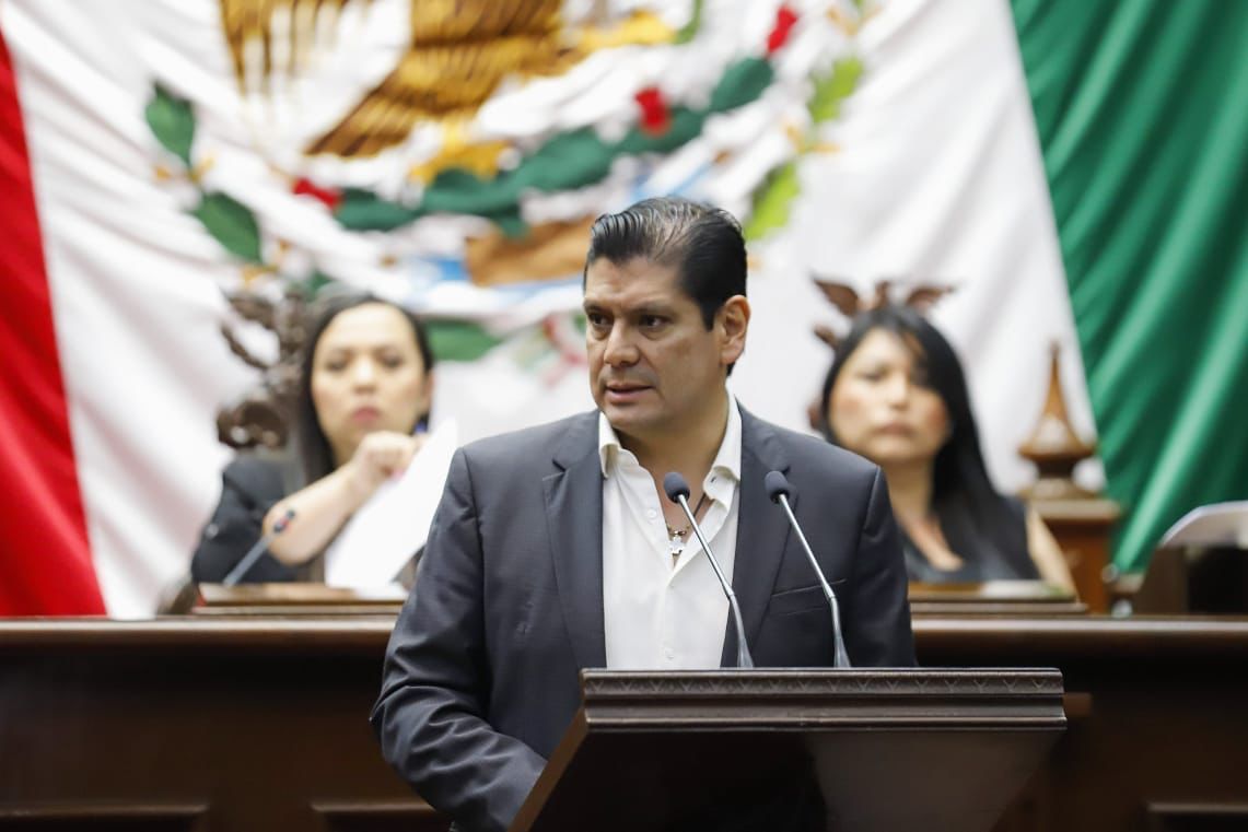 Propone Ernesto Núñez eliminar vigencia en actas de nacimiento o defunción como requisito en trámites.