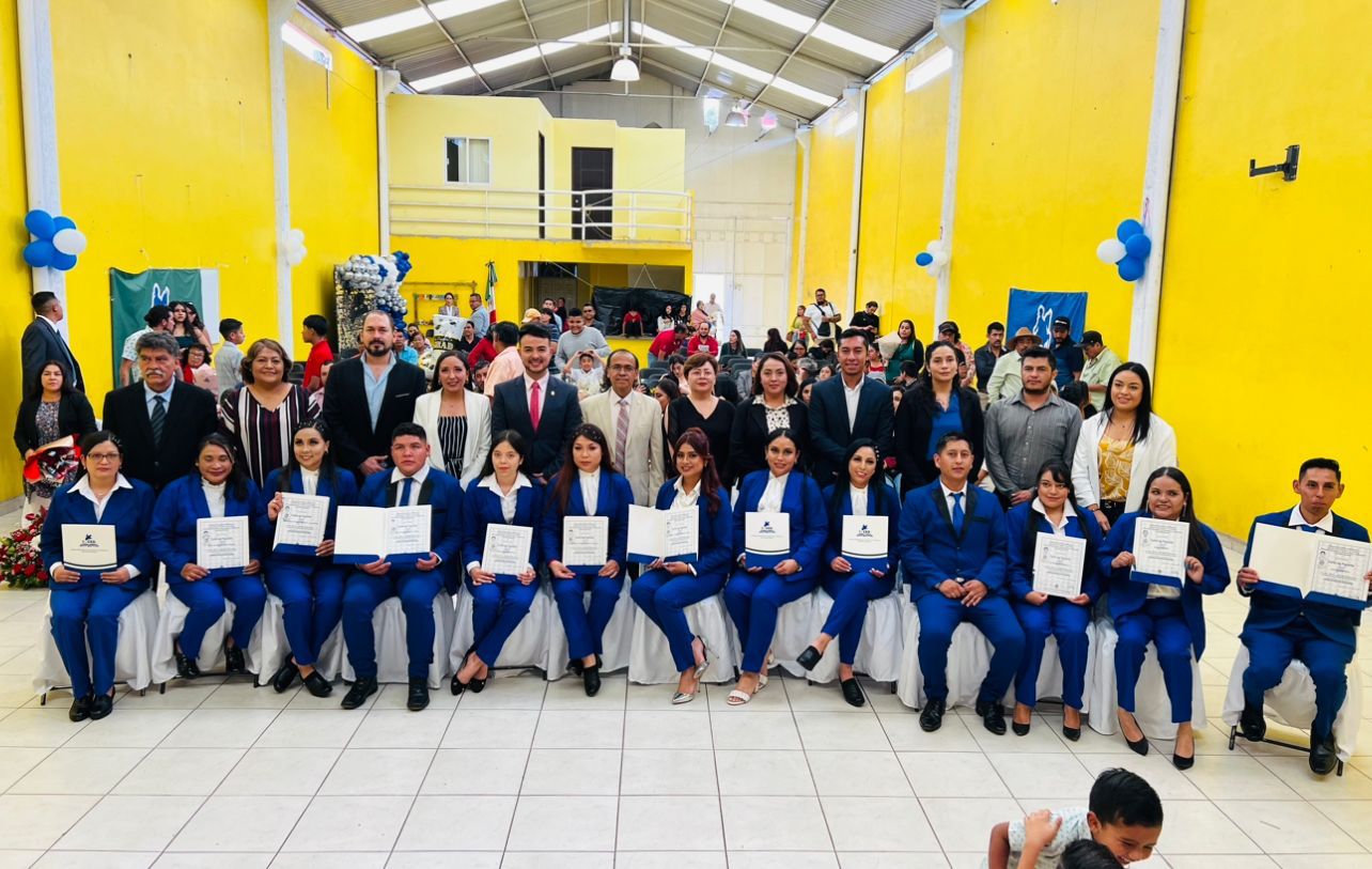 Egresan nuevos profesionistas del IMCED en Irimbo y LC