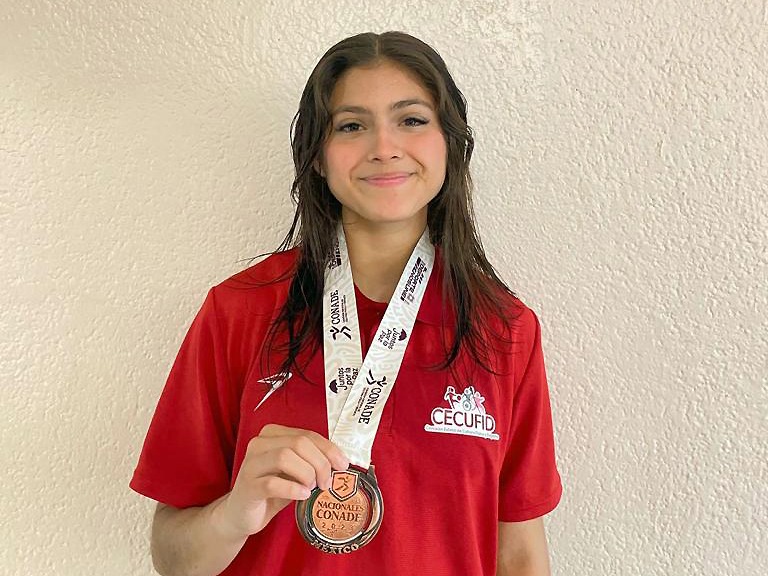 Alumna del Conalep Uruapan conquista presea de bronce en Taekwondo