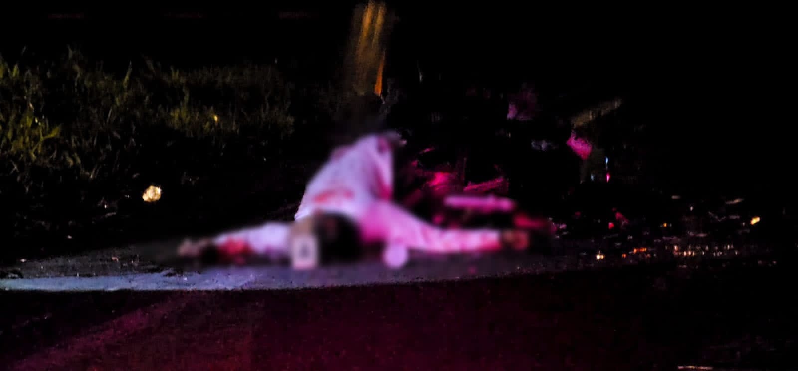 Un muerto, dos lesionados y cuantiosos daños materiales fue el saldo que dejó el choque de frente entre dos motocicletas