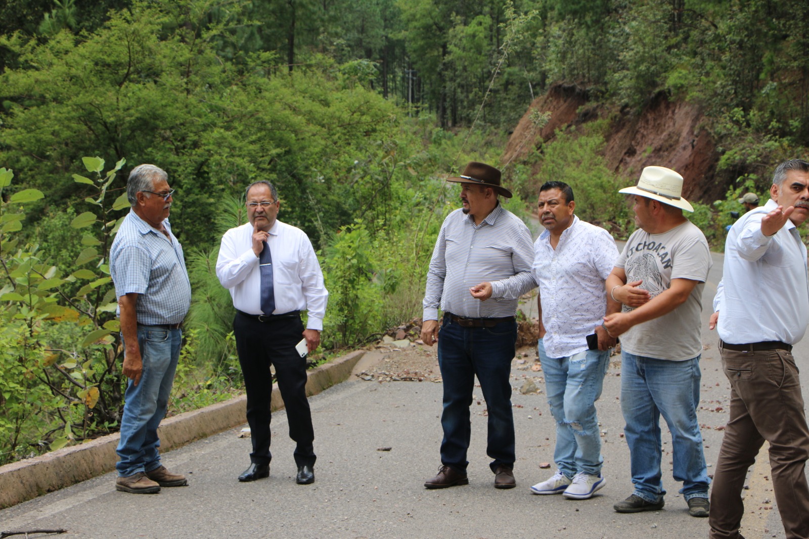 José Luis Téllez realizó un balance de los daños en la infraestructura de la carretera San Antonio-El Devanador por fuertes lluvias