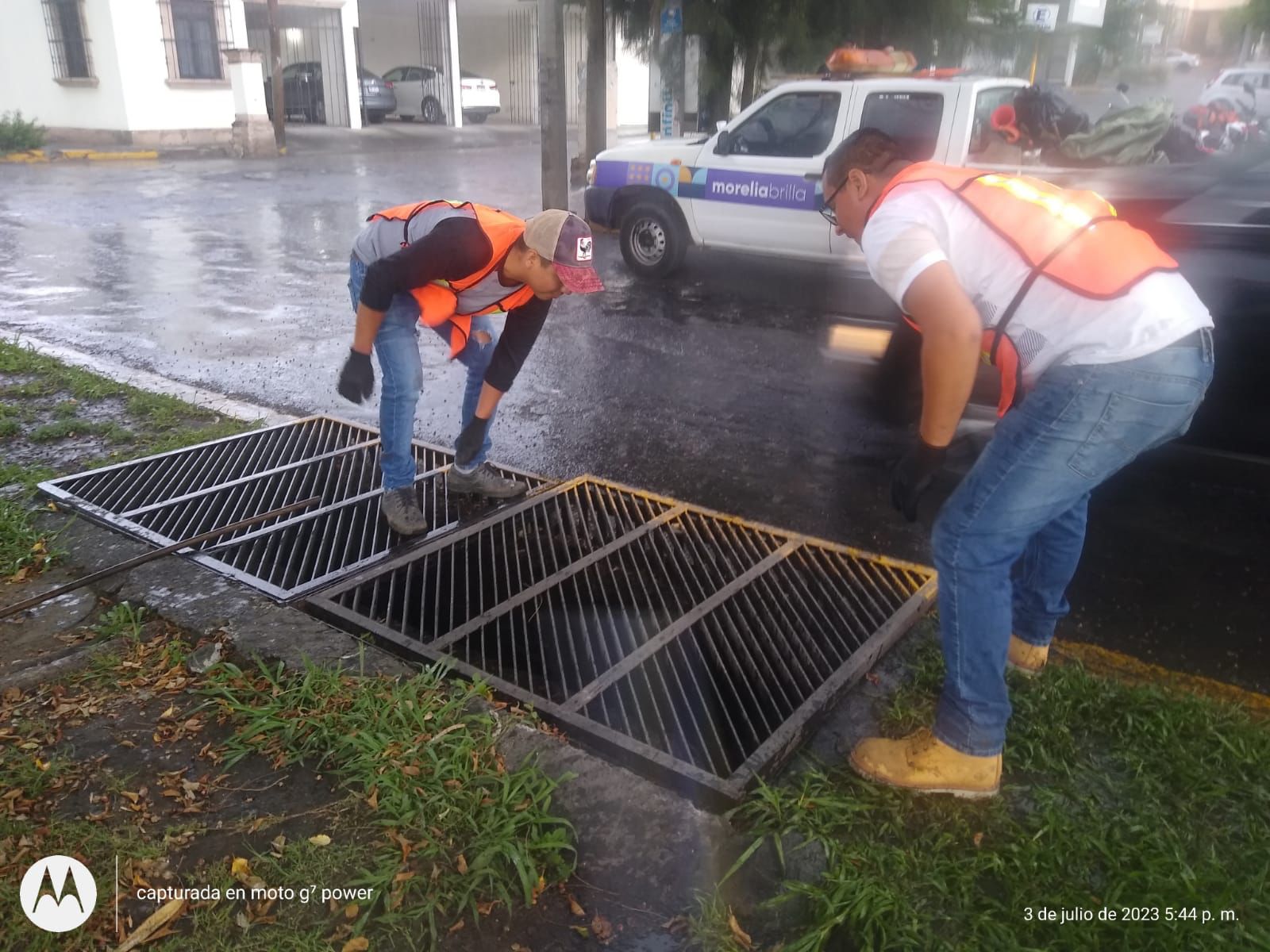 Ayuntamiento de Morelia trabaja permanentemente en limpieza de cunetas y alcantarillas