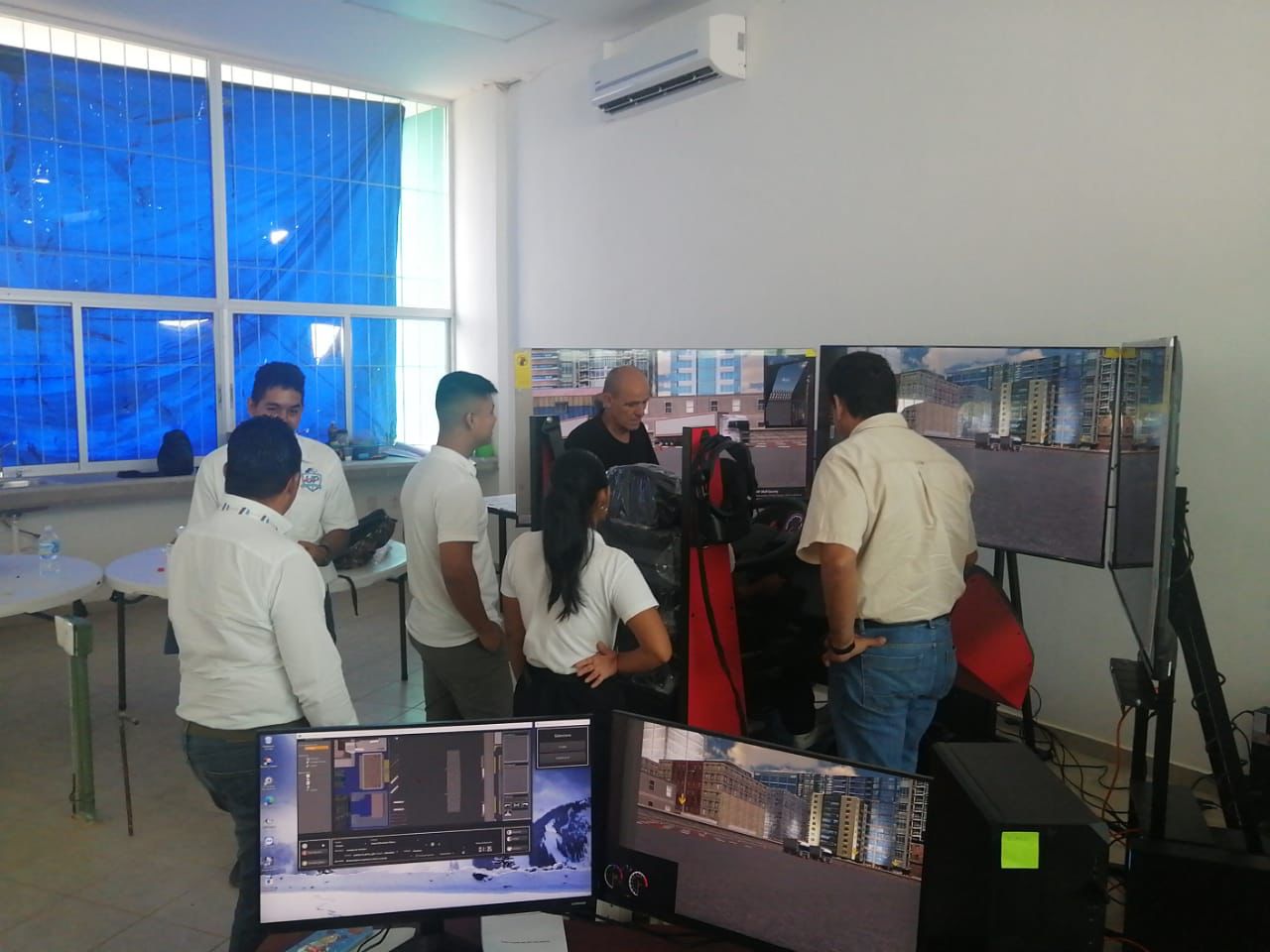 Entrega SCOP equipo de primer nivel a Universidad Polítecnica de Lázaro Cárdenas