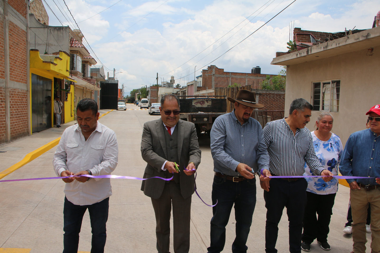 José Luis Téllez inauguró pavimento hidráulico de la calle providencia de la colonia Fábrica la Virgen
