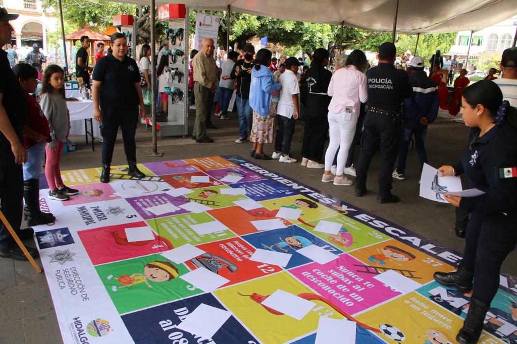 ​El Gobierno Municipal presentó la exhibición de los talleres que se impartirán en los cursos de verano 2023 y un Día con tu Policía