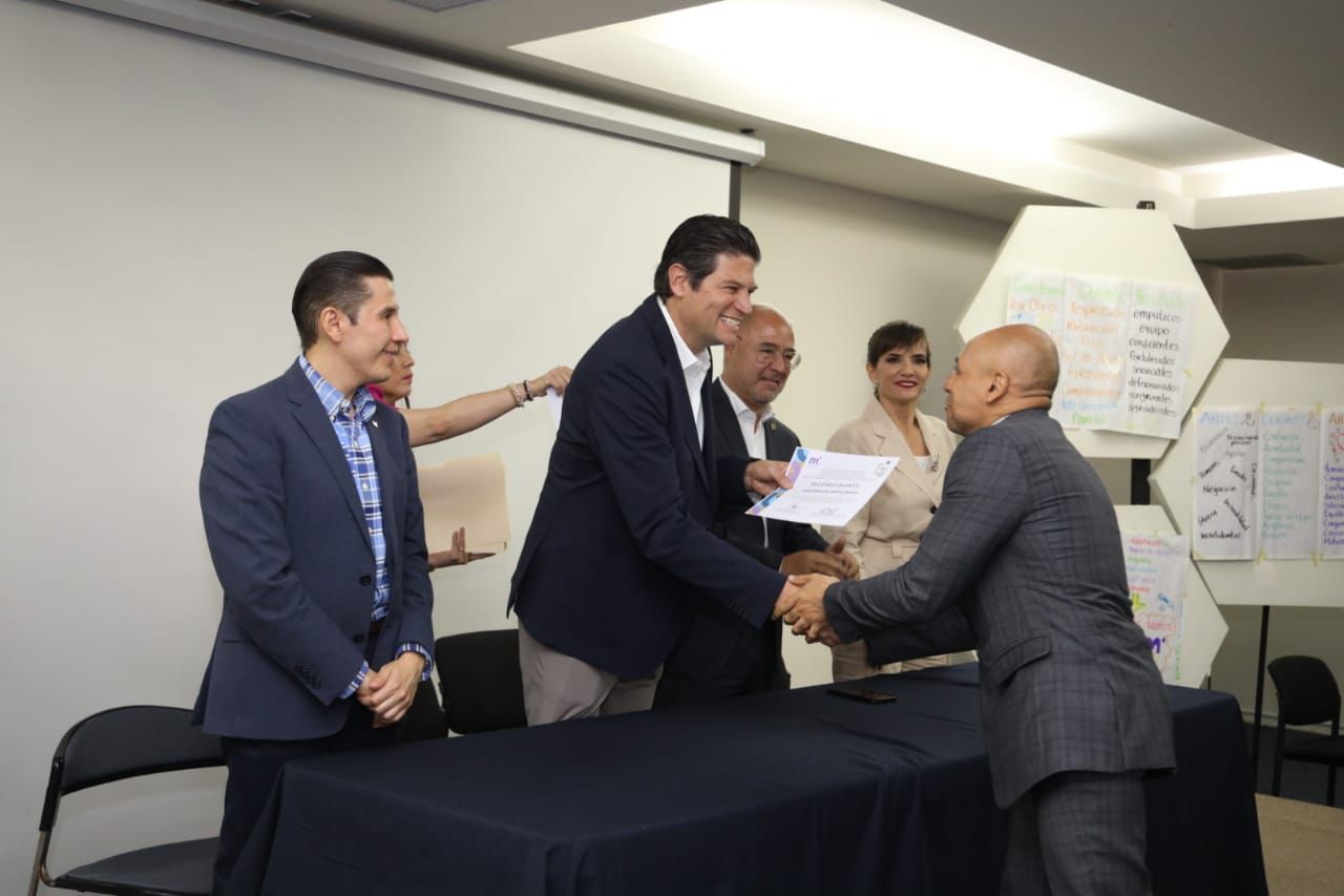 Alfonso Martínez impulsa el desarrollo humanista de trabajadores y trabajadoras municipales