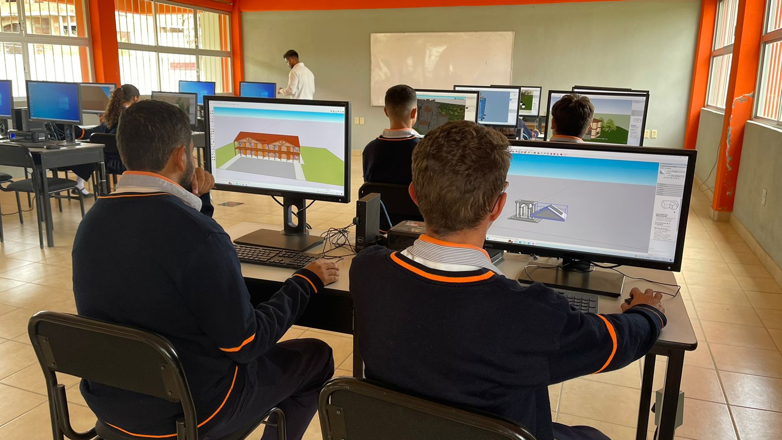 Inaugura Cecytem laboratorio de Diseño 3D en el Bajío michoacano