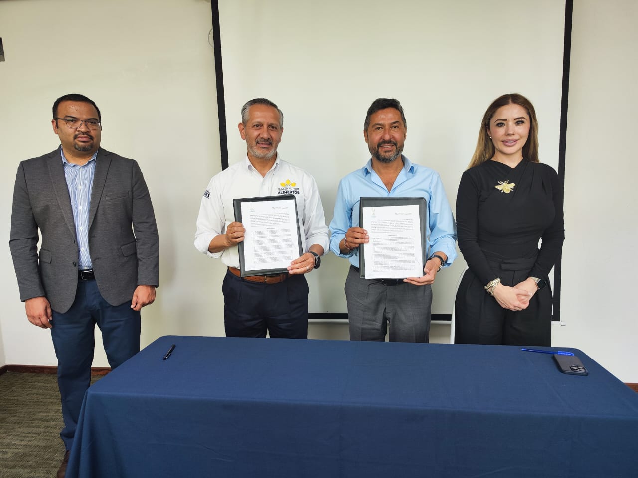 Cecytem y Banco de Alimentos Michoacán van juntos por la educación