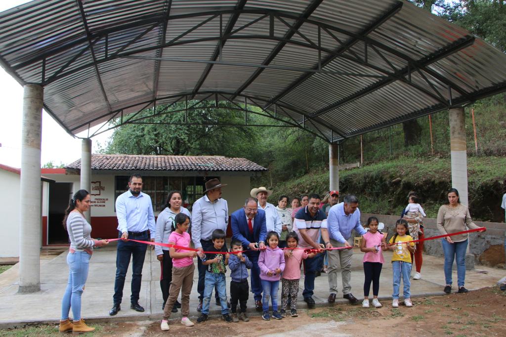 José Luis Téllez inauguró la techumbre del área de impartición de educación física del Jardín de Niños Comunitario perteneciente a CONAFE de la localidad de Rancho Alegre