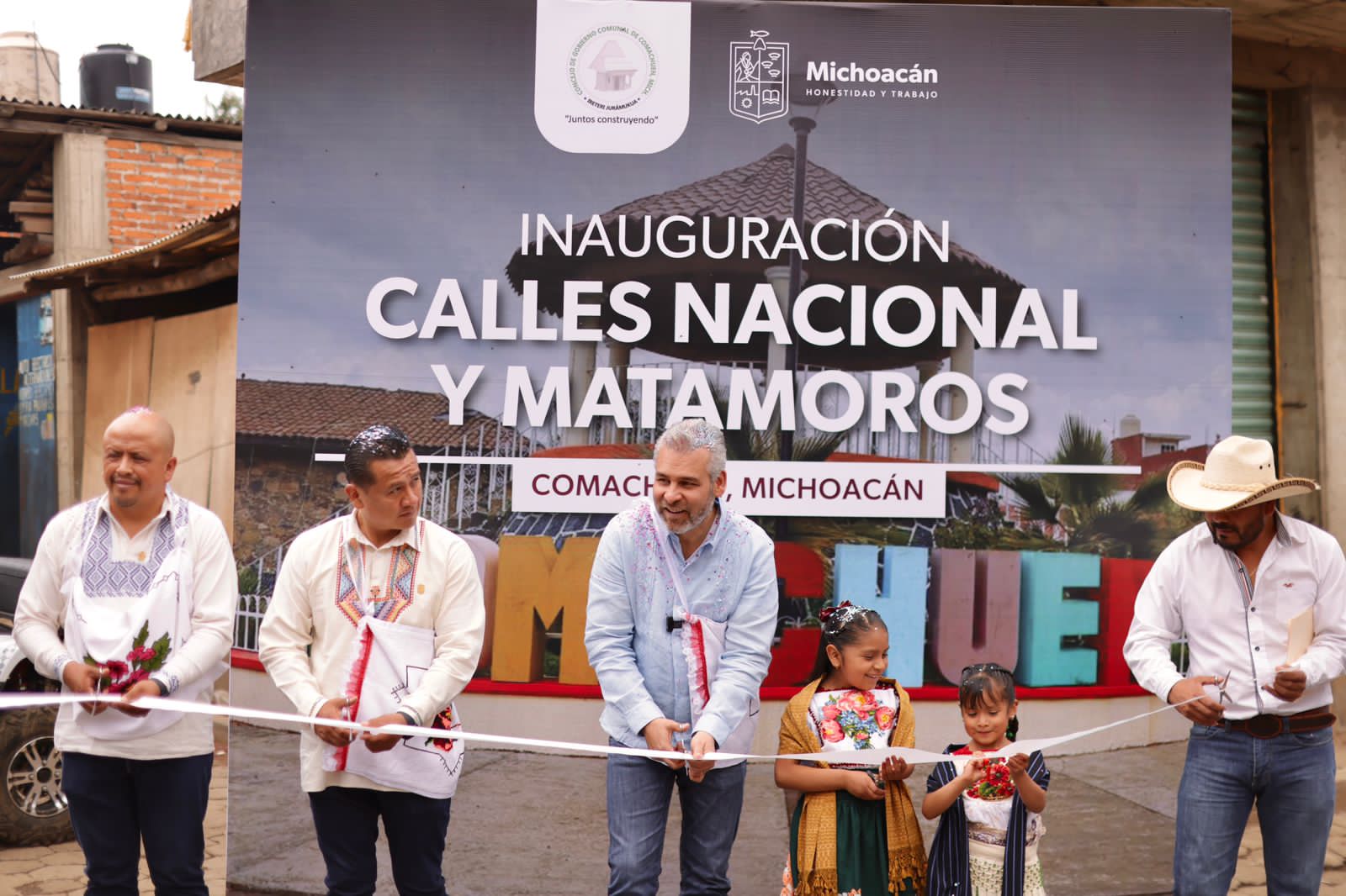 En Comachuen y Sevina, inicia Bedolla gira en las 32 comunidades con autogobierno