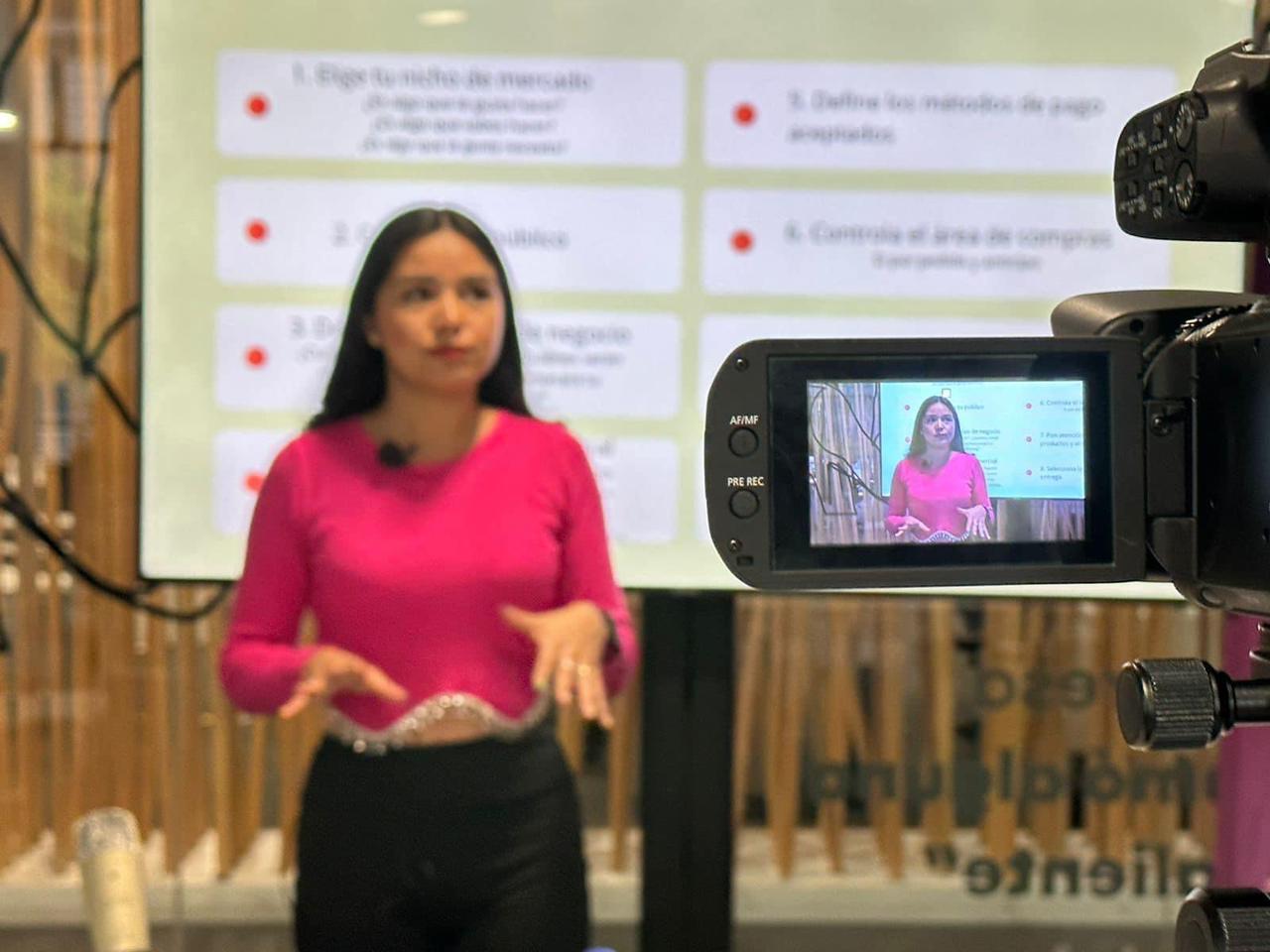 Sedeco capacita a emprendedores de ventas en línea