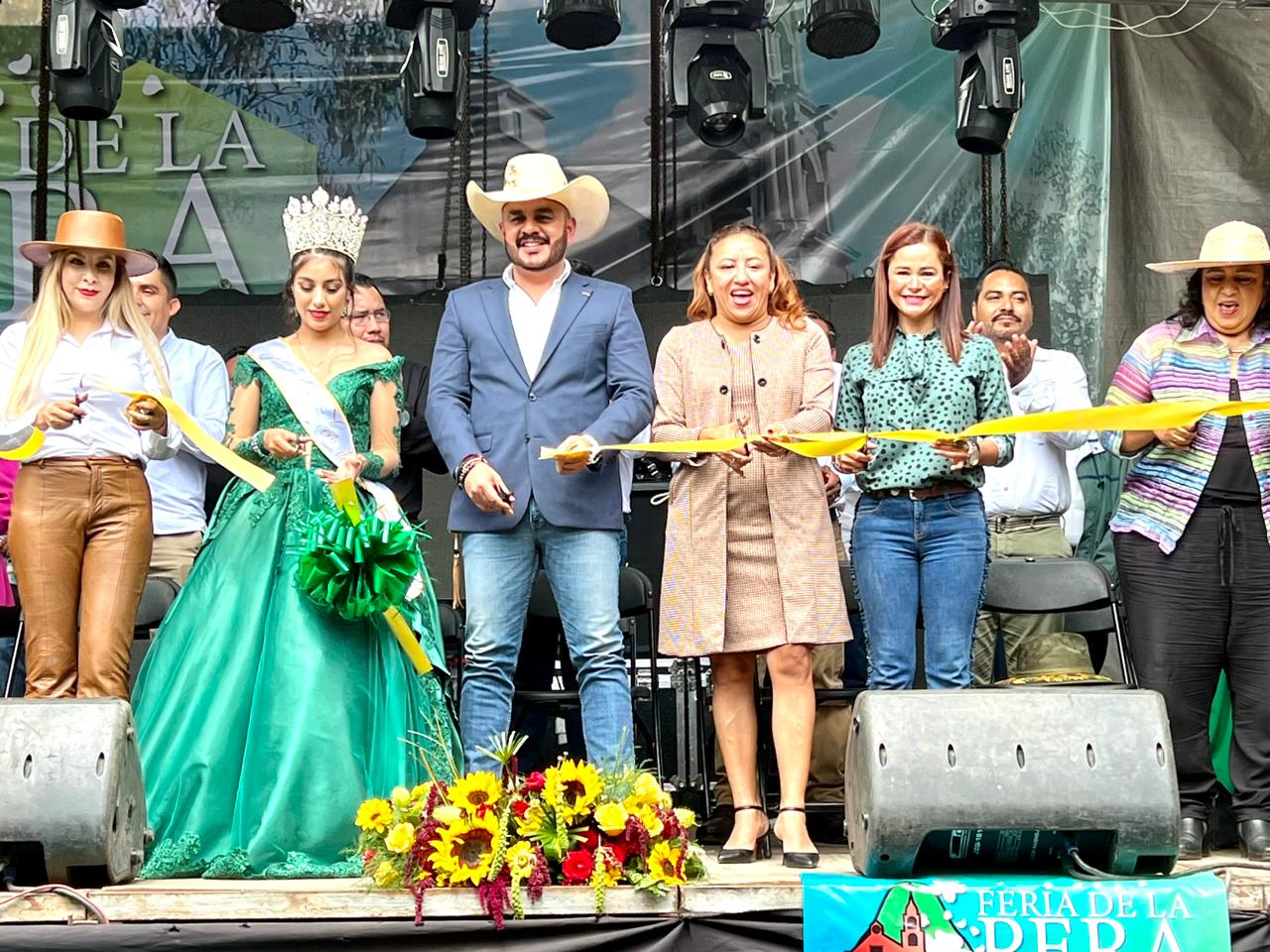 Inicia, Feria de la Pera de Ucareo