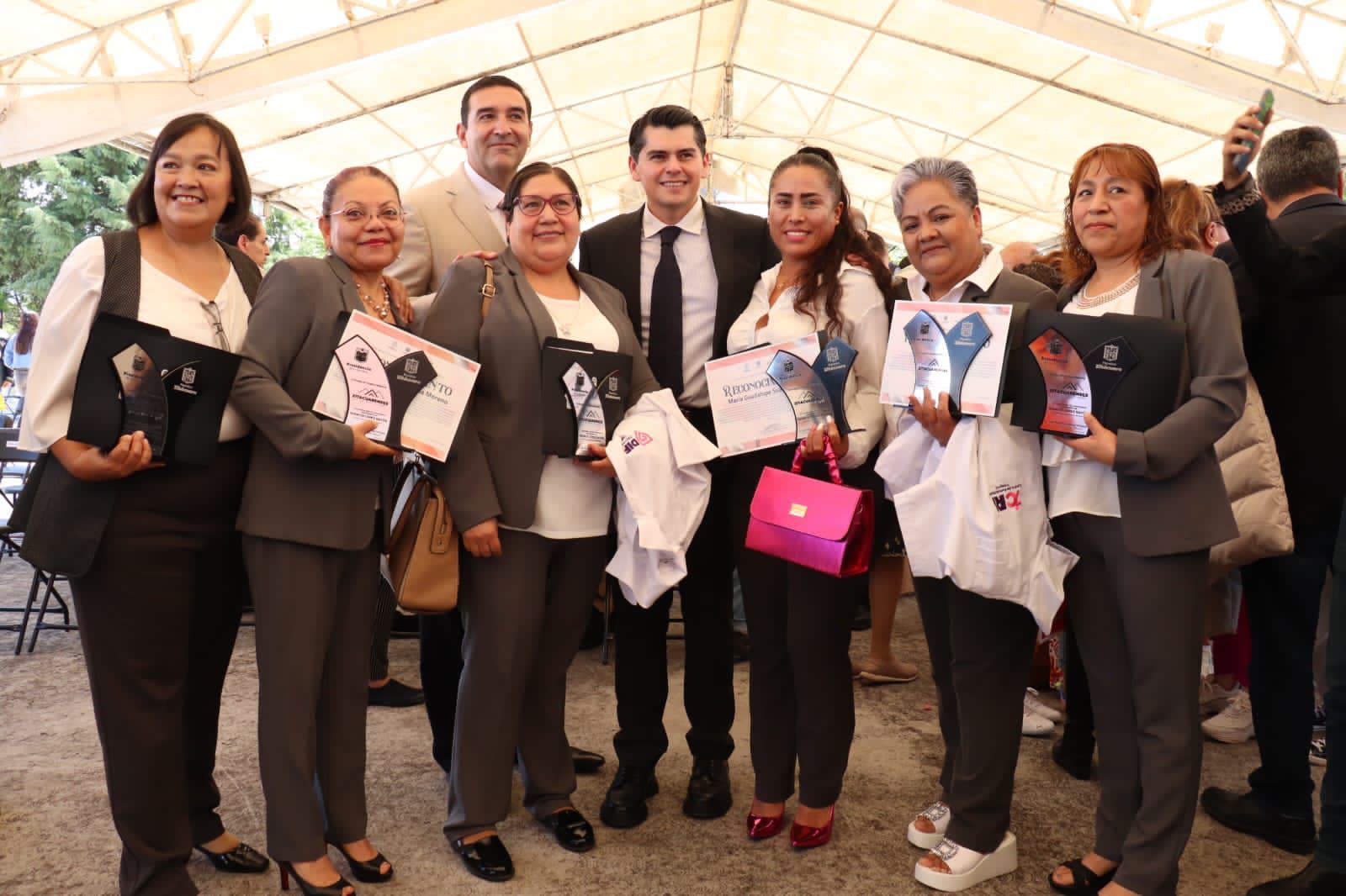 Reconoce #GobiernoDeSoluciones a zitacuarenses destacados