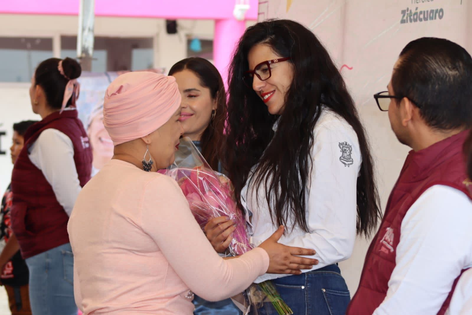 Gobierno de Michoacán arropa a mujeres y menores con cáncer: Bugarini.