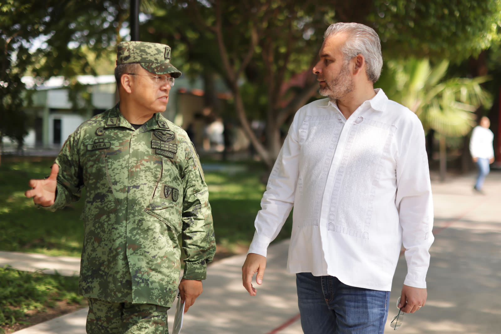 Con Sedena y GN se reforzará seguridad en región Apatzingán: Bedolla.