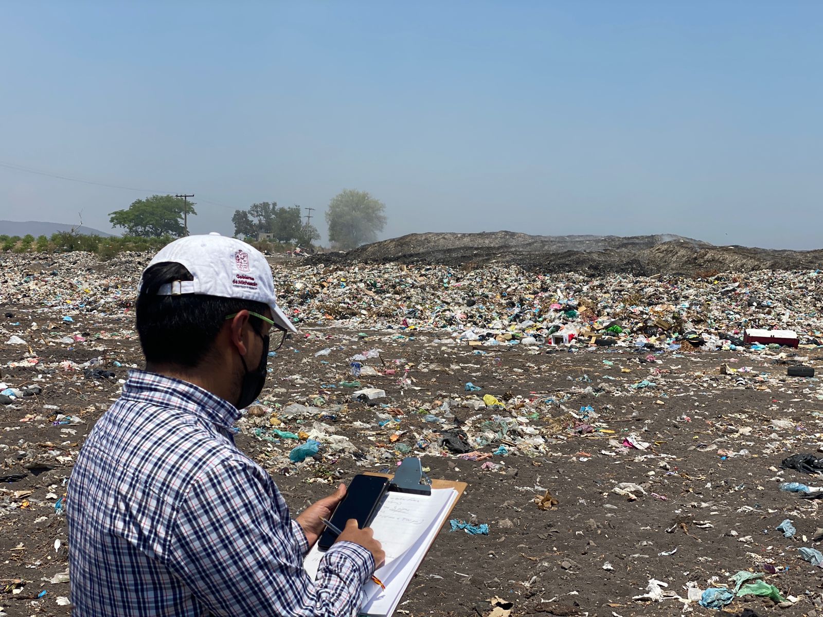 Multa Proam a 30 municipios por mal manejo de basura.