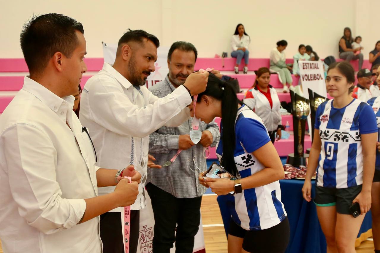 Concluyen con éxito finales de voleibol del Torneo ‘K´eri Ireta’