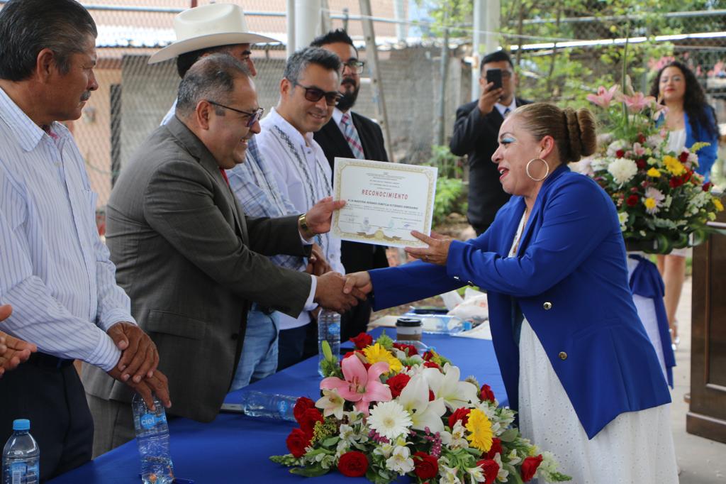 El Alcalde José Luis Téllez Marín preside la clausura de la primaria Francisco I. Madero en Huaniqueo, generación 2017-2023