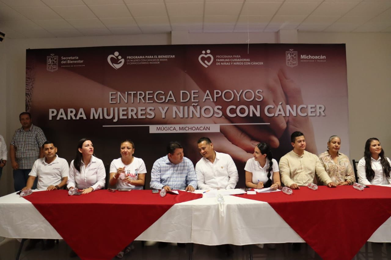 Tierra Caliente recibe apoyos económicos para mujeres y niños con cáncer.