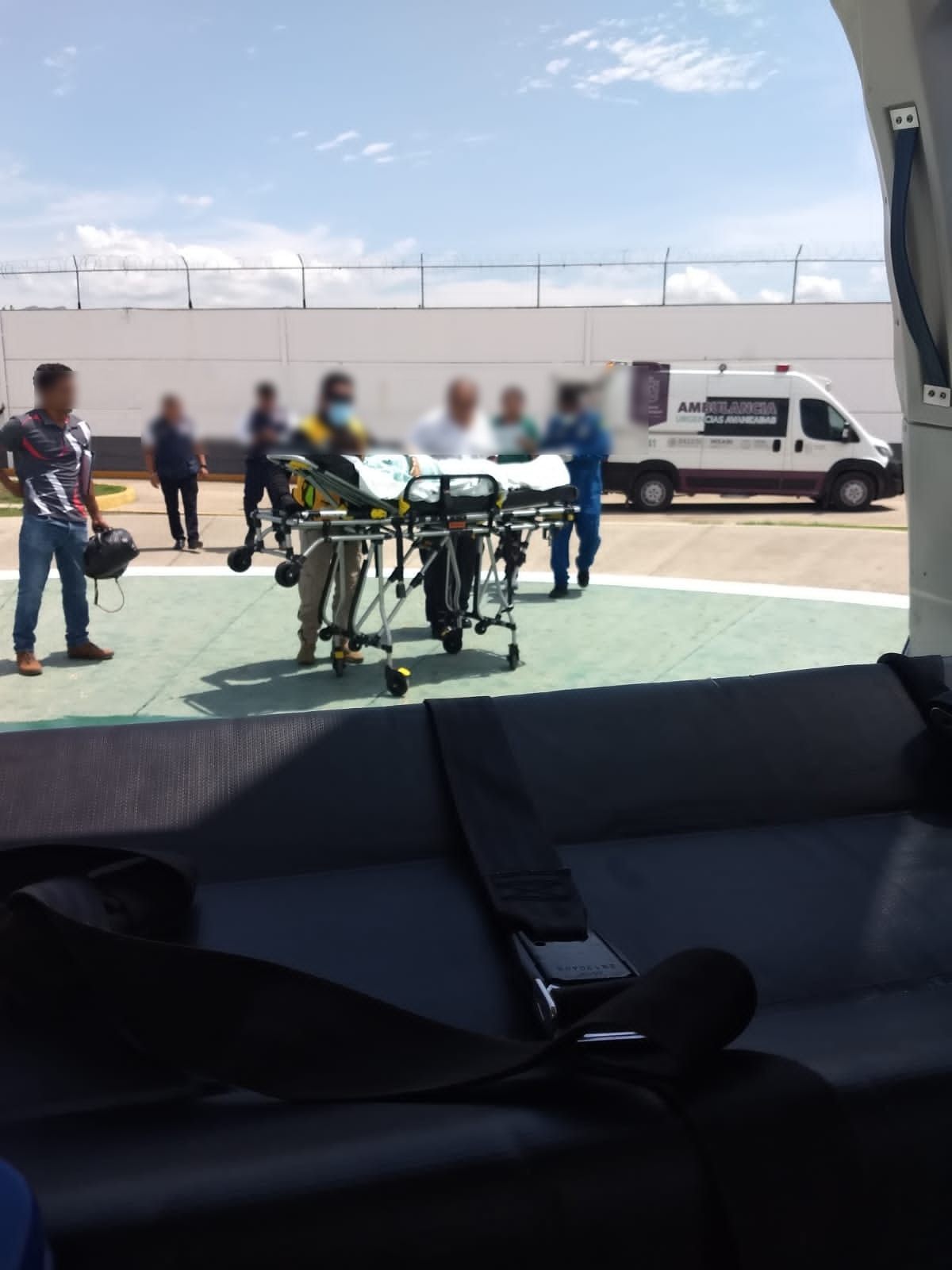 Guardia Civil despliega helicóptero para traslado médico en Huetamo.