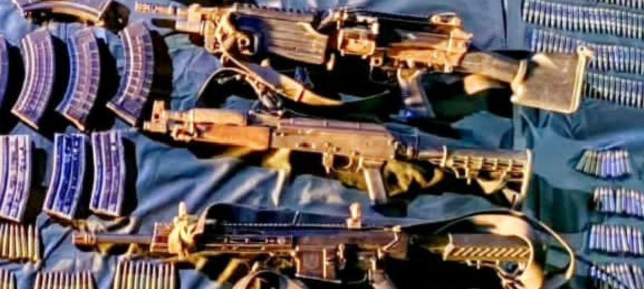Guardia Civil, Sedena y GN aseguran armamento de grueso calibre tras operativo en El Barbasco.